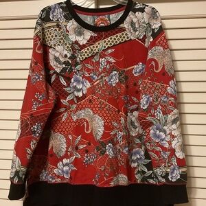 Johnny Was Royal Crane High Low Crew Neck Tunic Sweatshirt In Red Size: US 1X